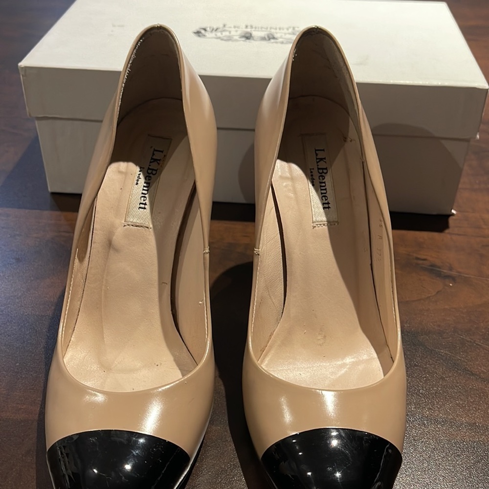 LK Bennett London Bruton Tan and Black round toed heels EU 37.5 (US 7) - Picture 6 of 8